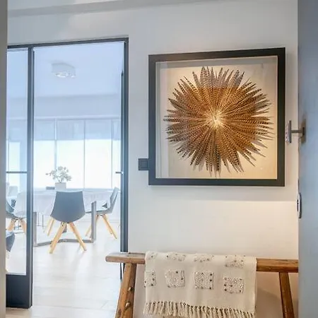 Spacious And Cosy 2-bedroom Seaside In K